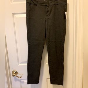 Old Navy Mid - Rise Pixie Pants Size 8 Ankle 70% Cotton 7%Spandex 23% Polyester